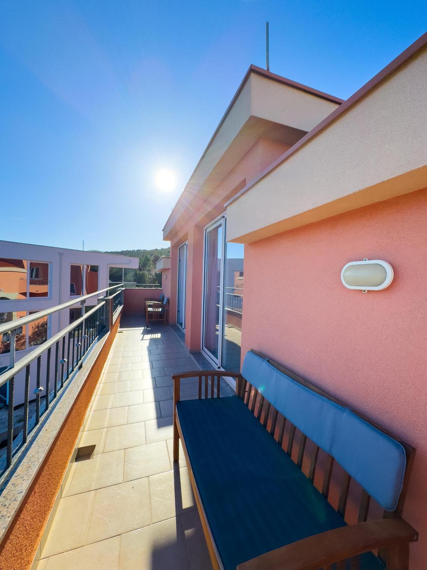 Appartement Regina Del Mare à Slatine Extérieur photo